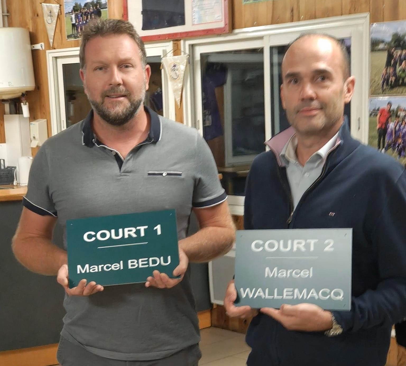 Plaques-des-courts-aux-nom-des-anciens-présidents